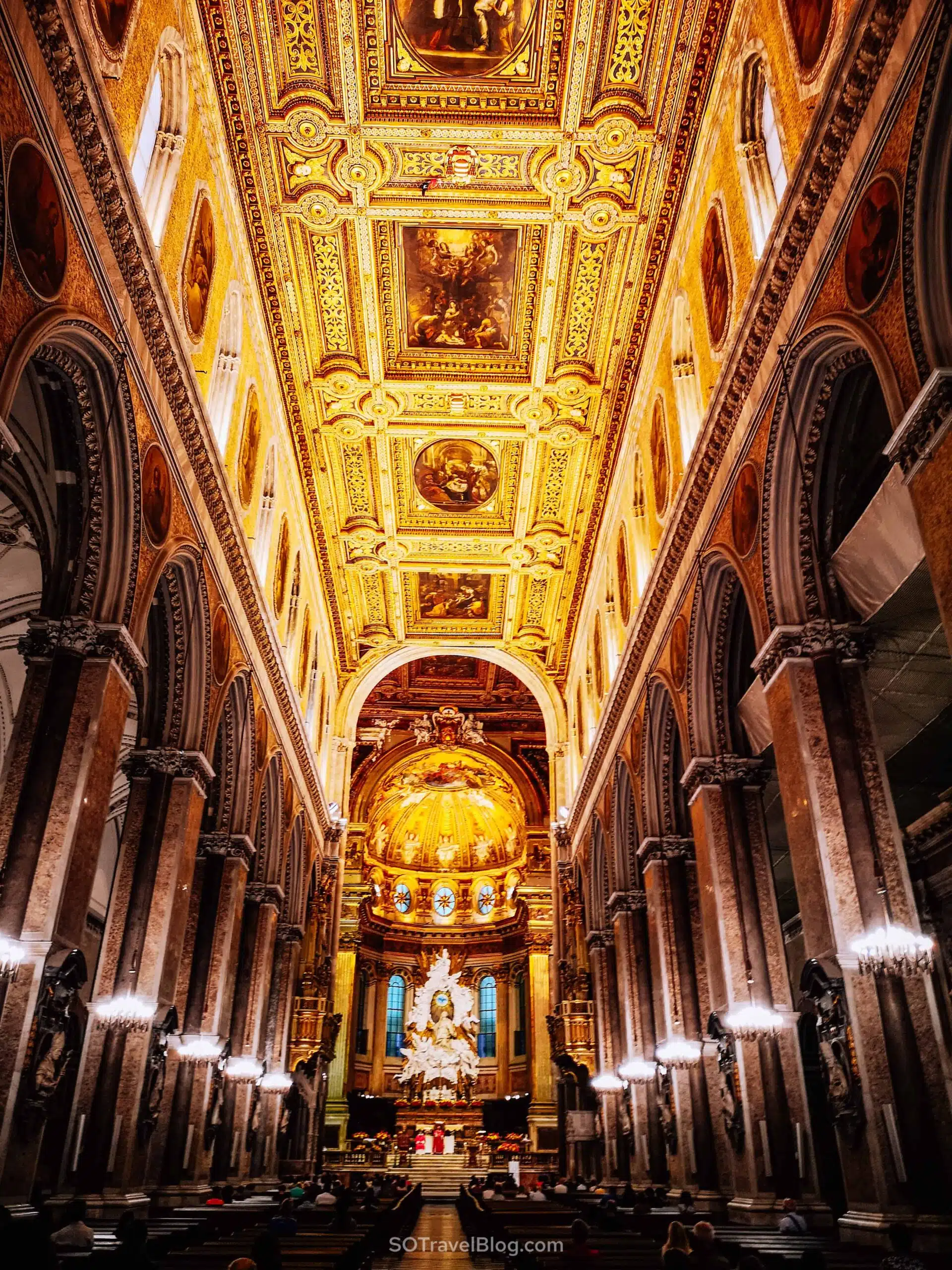 Duomo di Napoli - נאפולי
